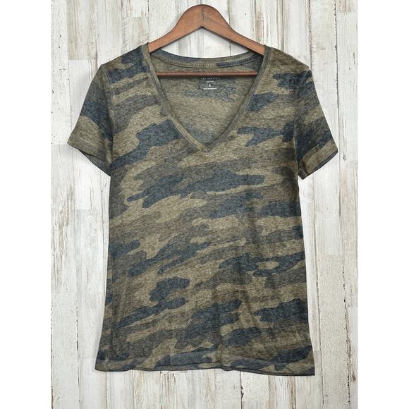 Lucky Brand Womens Small Tee Shirt Camo Green V Neck Stretch Casual Outdoors - Picture 1 of 8